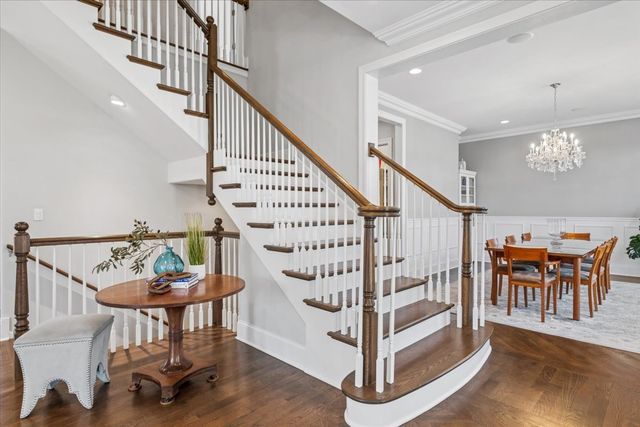 1024 Prairie Lawn Road, Glenview, IL 60025