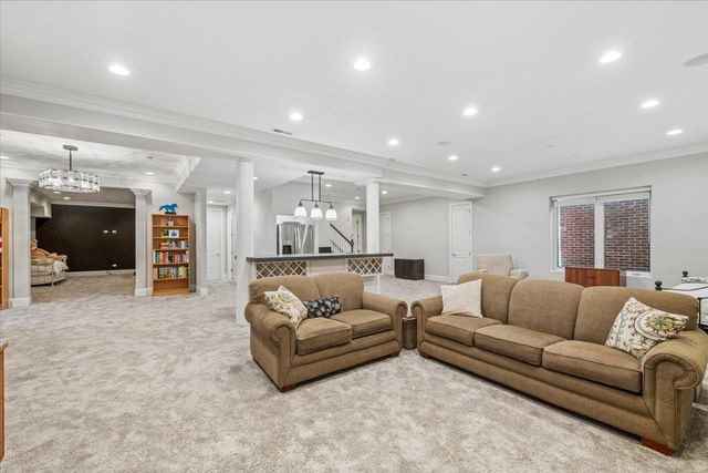 1024 Prairie Lawn Road, Glenview, IL 60025