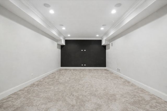 1024 Prairie Lawn Road, Glenview, IL 60025