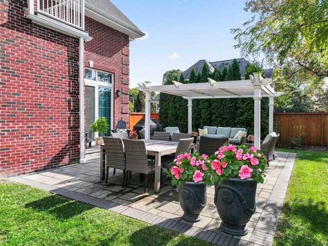 1024 Prairie Lawn Road, Glenview, IL 60025