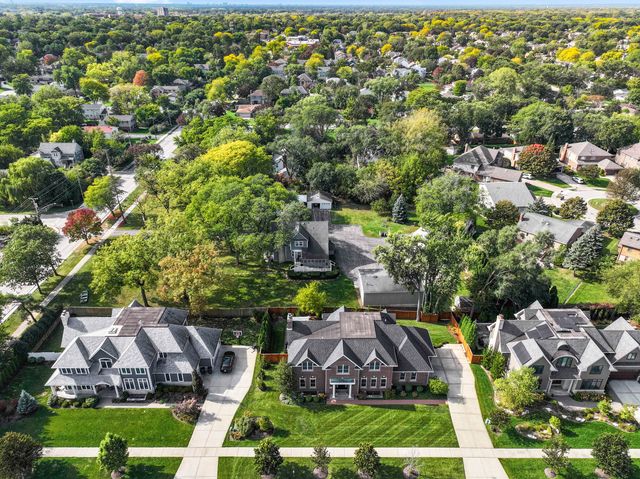 1024 Prairie Lawn Road, Glenview, IL 60025