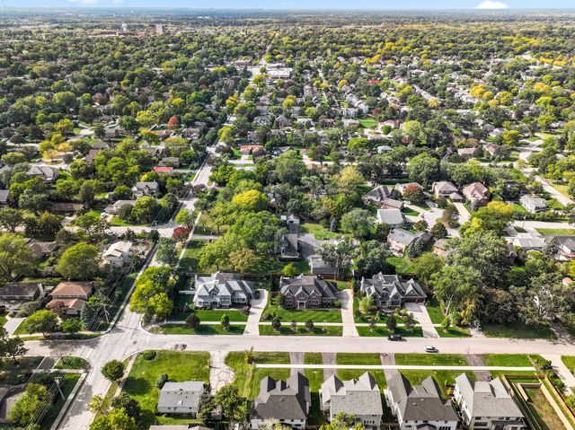 1024 Prairie Lawn Road, Glenview, IL 60025