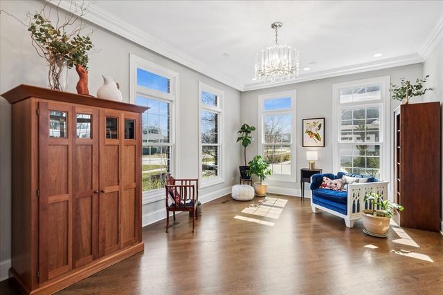 1024 Prairie Lawn Road, Glenview, IL 60025