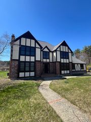 1077 North St., Walpole, MA 02081