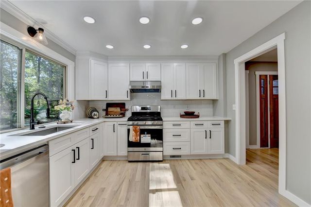 2820 bluebird cir nw, Duluth, GA 30096