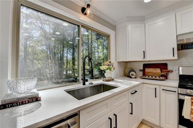 2820 bluebird cir nw, Duluth, GA 30096