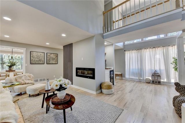 2820 bluebird cir nw, Duluth, GA 30096