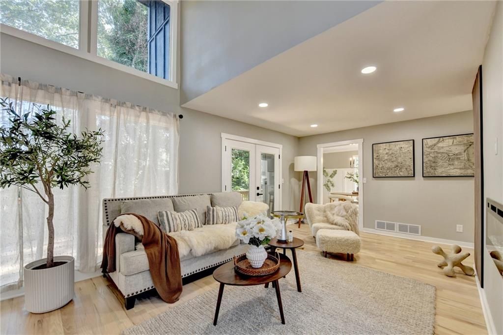 Image 1 of property listing at 2820 bluebird cir nw, Duluth, GA 30096