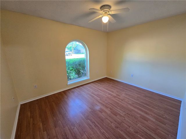 1100 Hawk Tree Drive, College Station, TX 77845