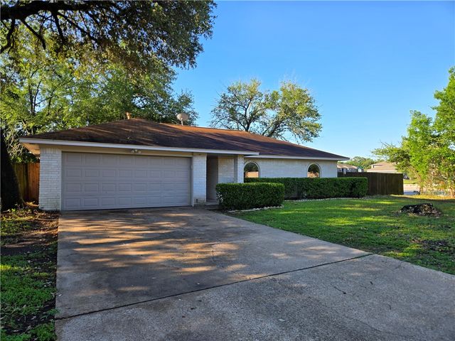 1100 Hawk Tree Drive, College Station, TX 77845
