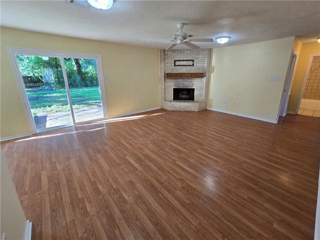 1100 Hawk Tree Drive, College Station, TX 77845