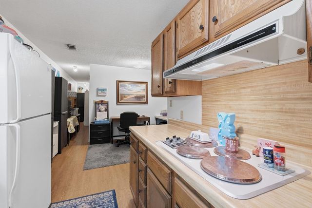 818 Lois St, Kerrville, TX 78028