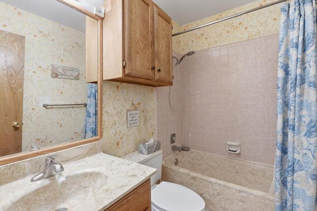 818 Lois St, Kerrville, TX 78028