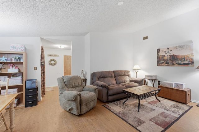 818 Lois St, Kerrville, TX 78028