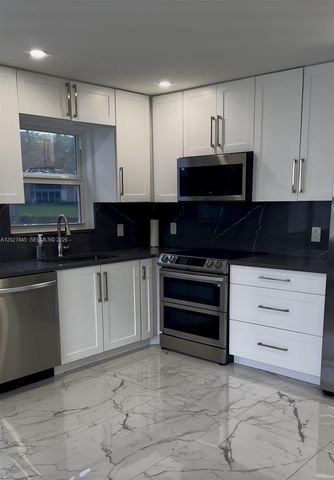 8 Islewood A 8, Deerfield Beach, FL 33442