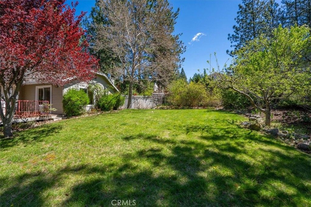 Image 11 of property listing at 818 Deas, Mount Shasta, CA 96067