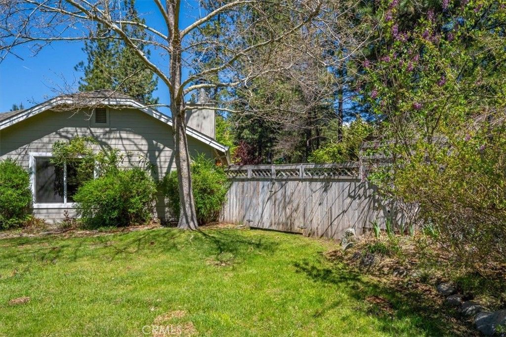 Image 13 of property listing at 818 Deas, Mount Shasta, CA 96067