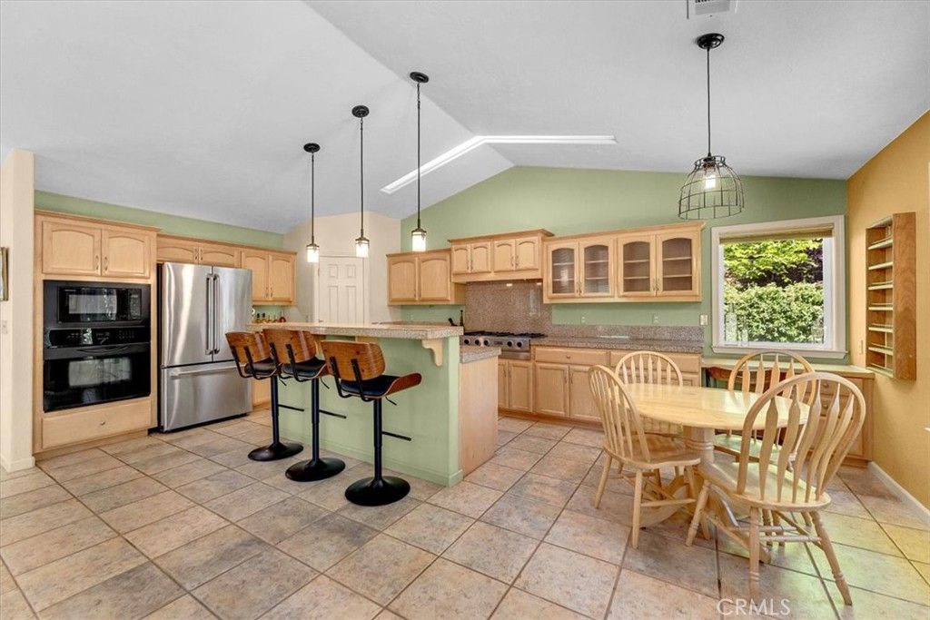 Image 14 of property listing at 818 Deas, Mount Shasta, CA 96067