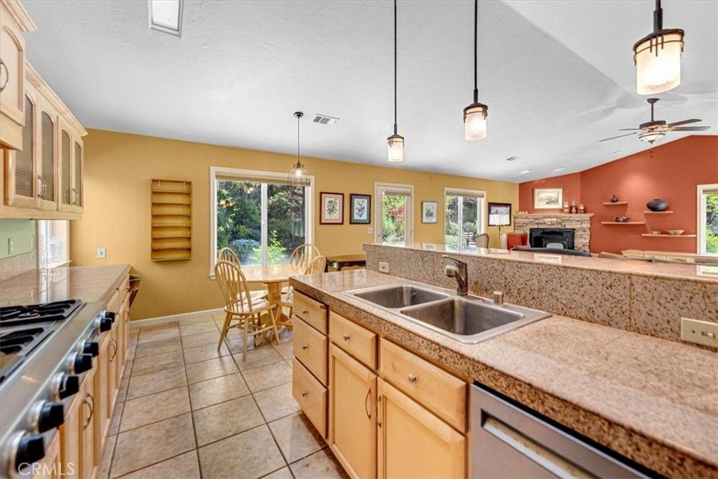 Image 18 of property listing at 818 Deas, Mount Shasta, CA 96067