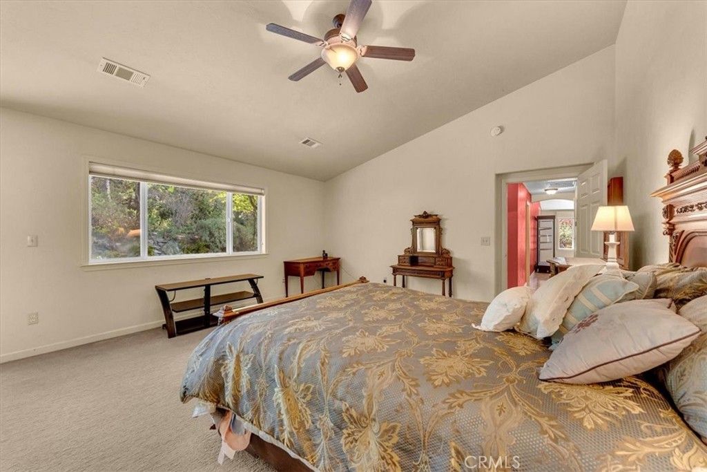 Image 21 of property listing at 818 Deas, Mount Shasta, CA 96067