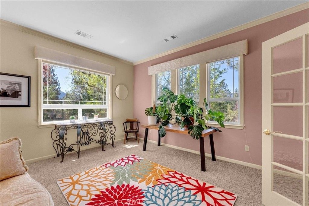 Image 24 of property listing at 818 Deas, Mount Shasta, CA 96067