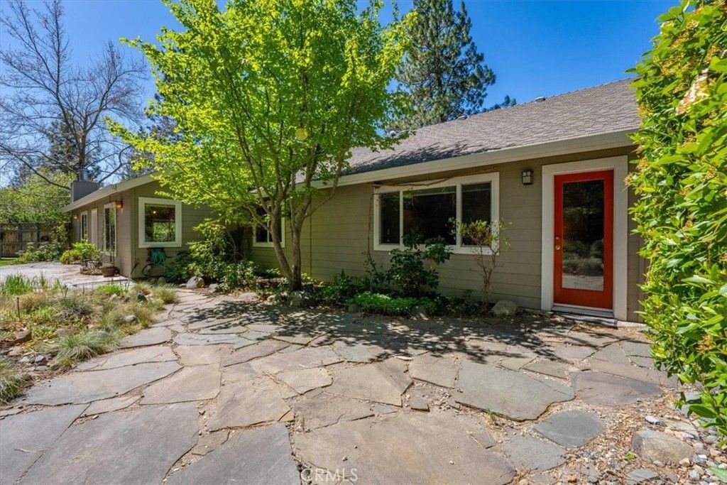 Image 41 of property listing at 818 Deas, Mount Shasta, CA 96067