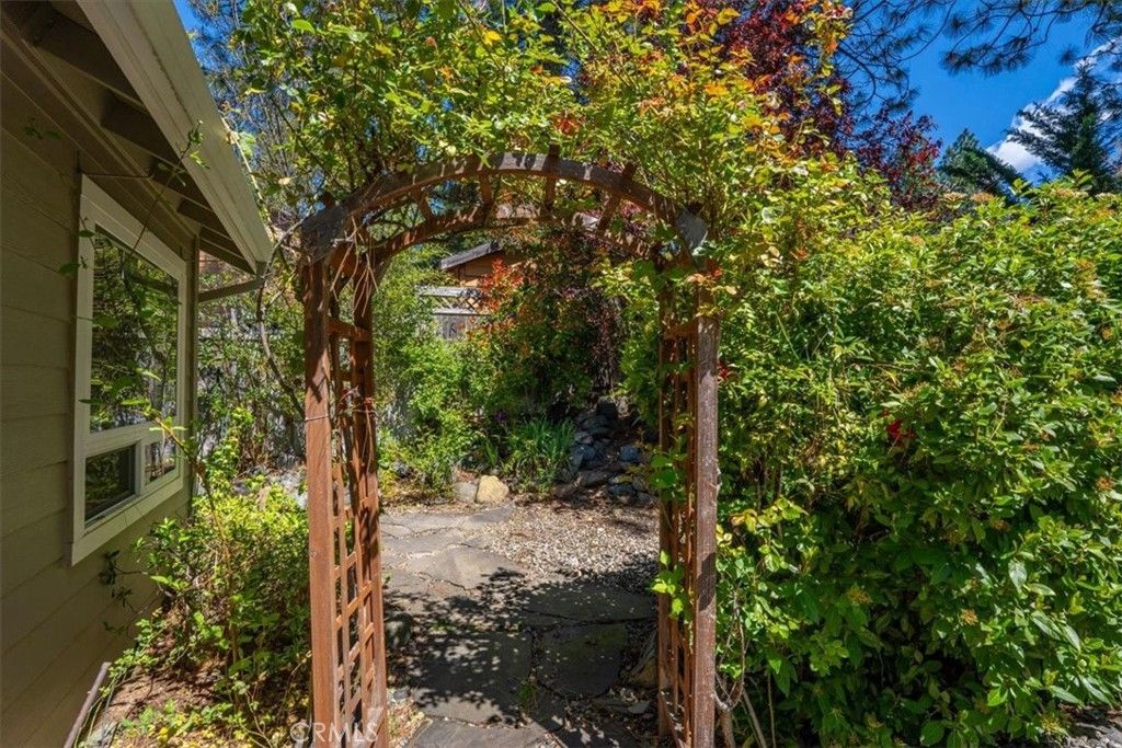 Image 42 of property listing at 818 Deas, Mount Shasta, CA 96067