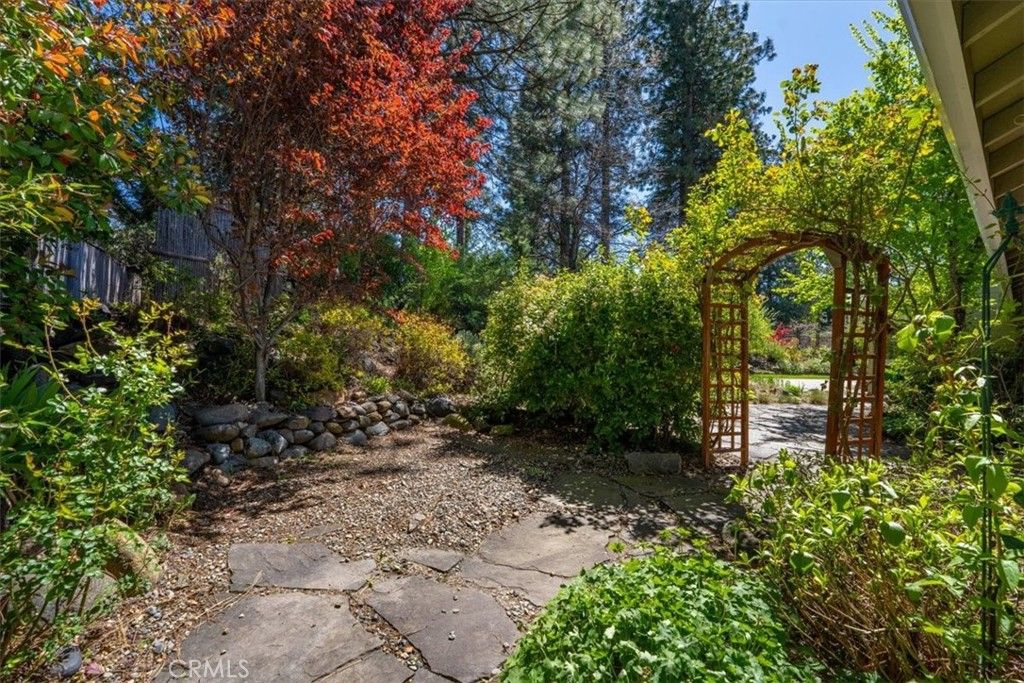 Image 43 of property listing at 818 Deas, Mount Shasta, CA 96067