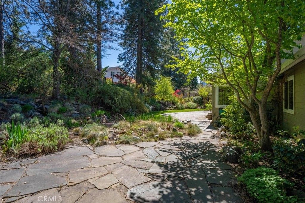 Image 44 of property listing at 818 Deas, Mount Shasta, CA 96067