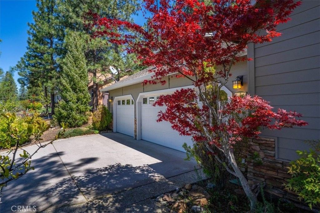 Image 8 of property listing at 818 Deas, Mount Shasta, CA 96067