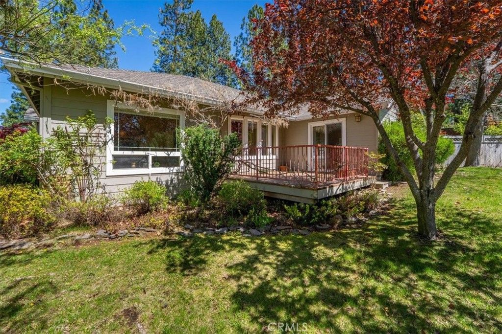 Image 9 of property listing at 818 Deas, Mount Shasta, CA 96067