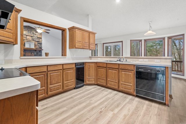 2 Resplandor Place, Hot Springs Village, AR 71909