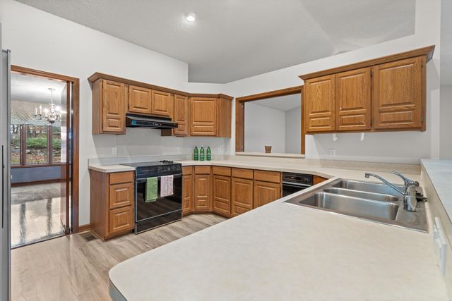 2 Resplandor Place, Hot Springs Village, AR 71909