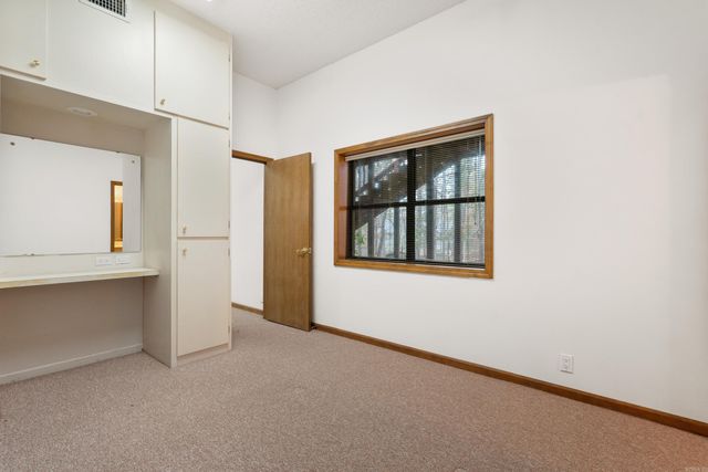 2 Resplandor Place, Hot Springs Village, AR 71909