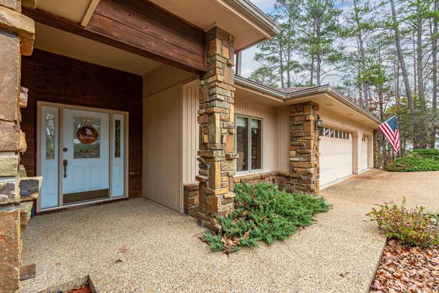 2 Resplandor Place, Hot Springs Village, AR 71909