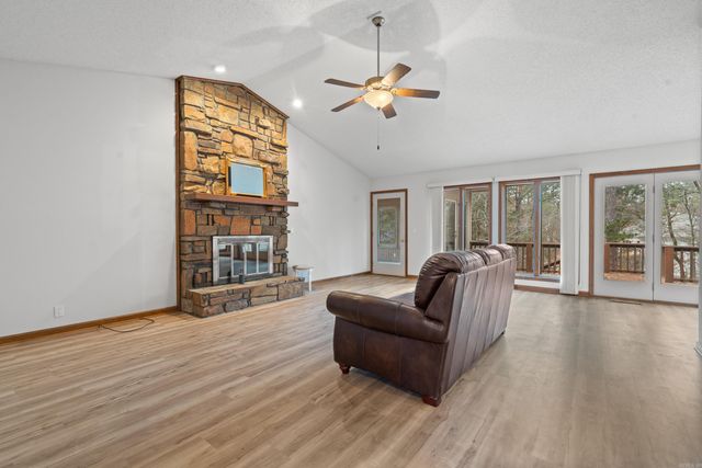 2 Resplandor Place, Hot Springs Village, AR 71909