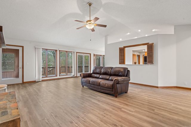 2 Resplandor Place, Hot Springs Village, AR 71909