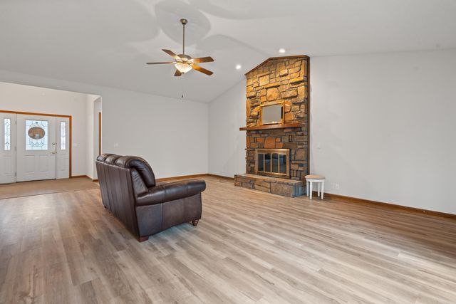 2 Resplandor Place, Hot Springs Village, AR 71909