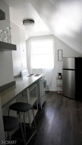 1007 Julia St, Elizabeth City, NJ 07201