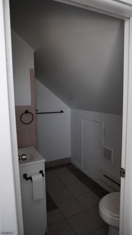 1007 Julia St, Elizabeth City, NJ 07201
