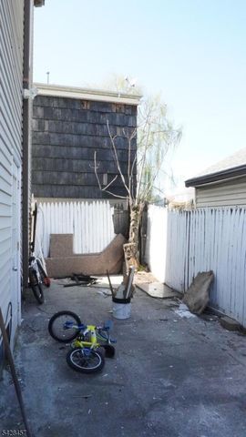 1007 Julia St, Elizabeth City, NJ 07201