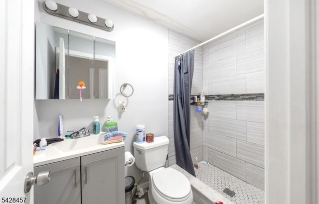 1007 Julia St, Elizabeth City, NJ 07201