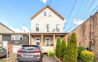 1007 Julia St, Elizabeth City, NJ 07201