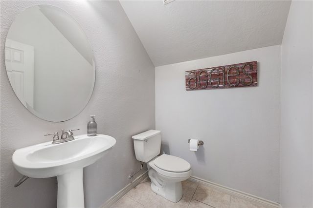 400 Forest Drive, College Station, TX 77840