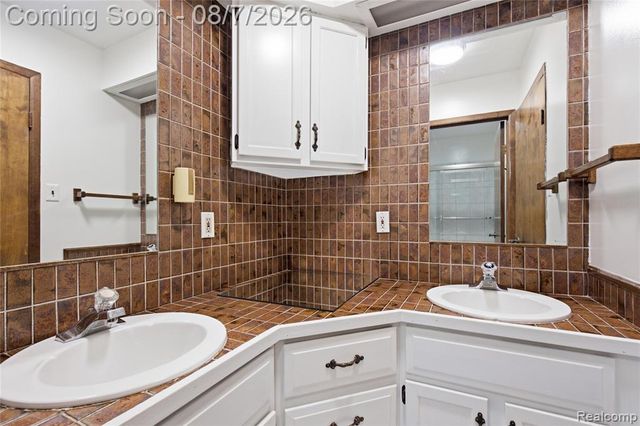 3470 Johnson Street, Trenton, MI 48183