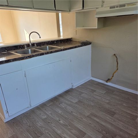 120 Tarlton St B, Corpus Christi, TX 78415