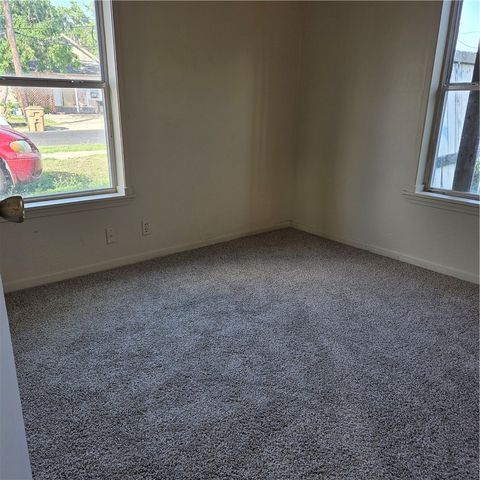 120 Tarlton St B, Corpus Christi, TX 78415
