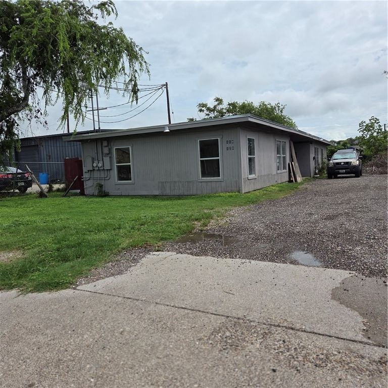 120 Tarlton St B, Corpus Christi, TX 78415