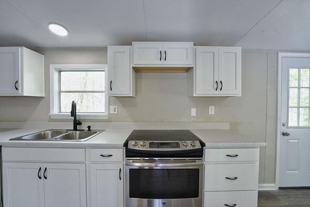 116 Chivalry Lane, Ball Ground, GA 30107