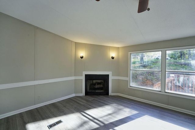 116 Chivalry Lane, Ball Ground, GA 30107